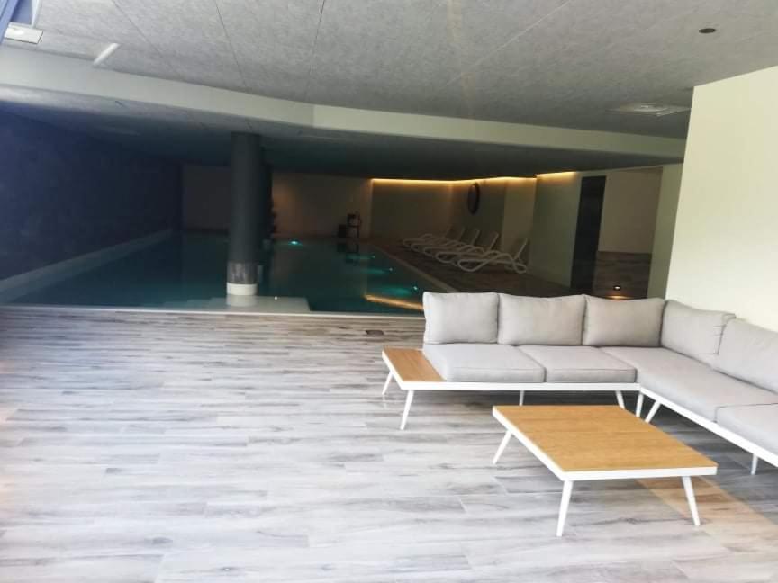 Appartement Prive Dans Residence Balneo Aladin كوتيريه المظهر الخارجي الصورة